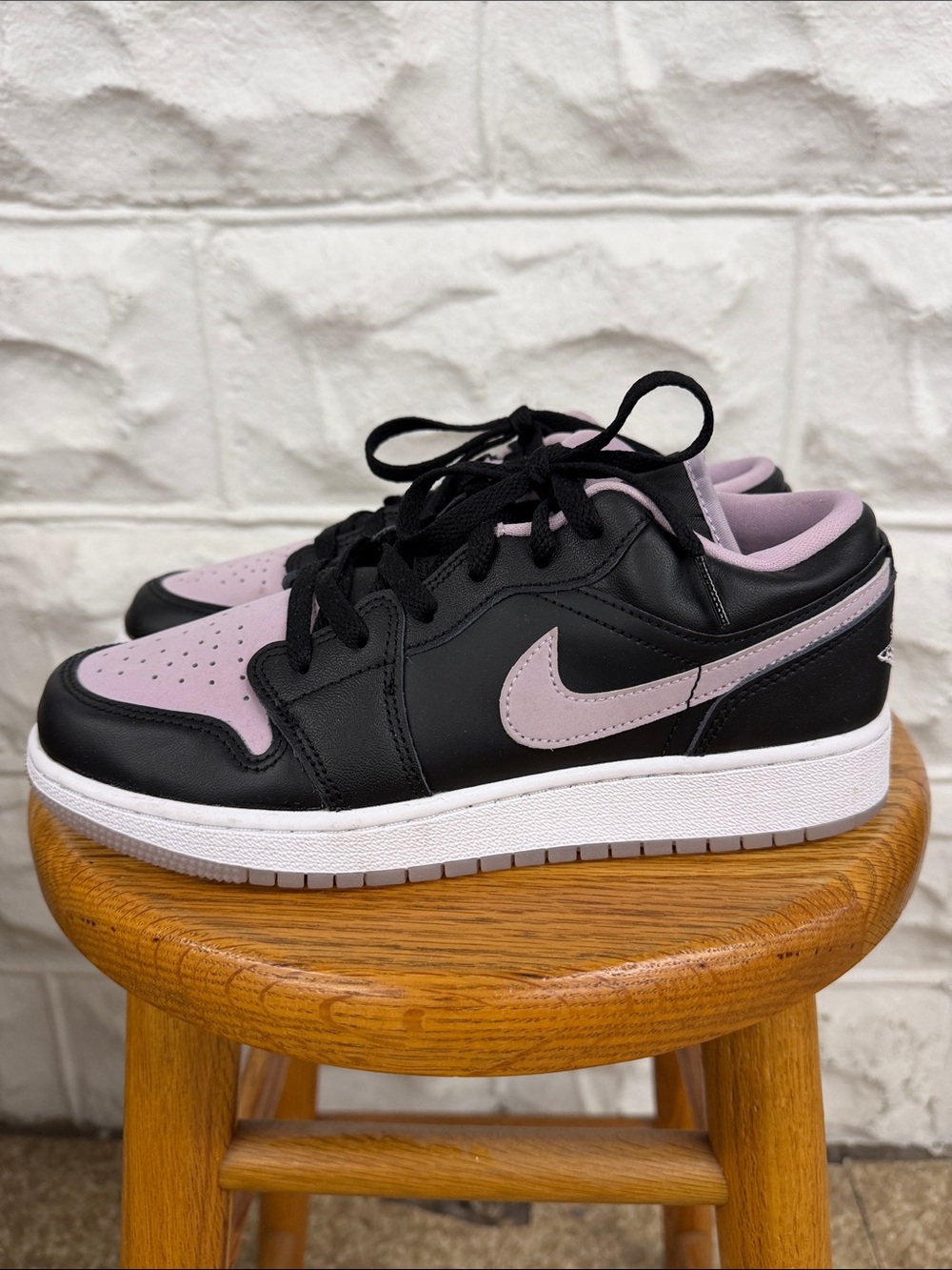 Nike Air Jordan 1 Low SE Sneakers Black Iced Lilac Purple